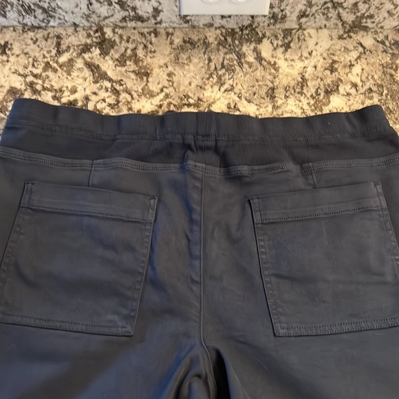 NYDJ Size 14 Women's Navy Cuffed Cropped Pants - Picture 8 of 10